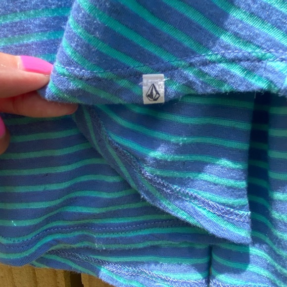 Volcom tank - Picture 3 of 3